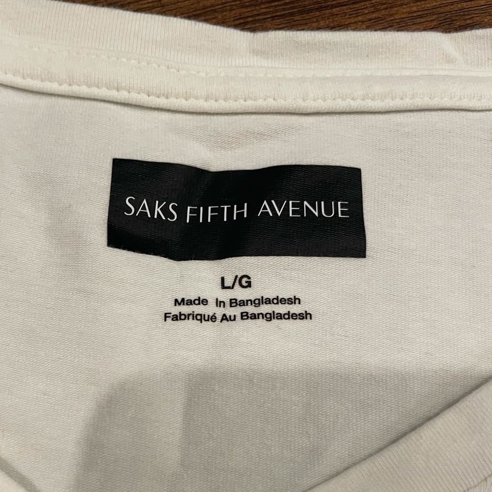 Tight fit, stretchable white shirt, size L/G